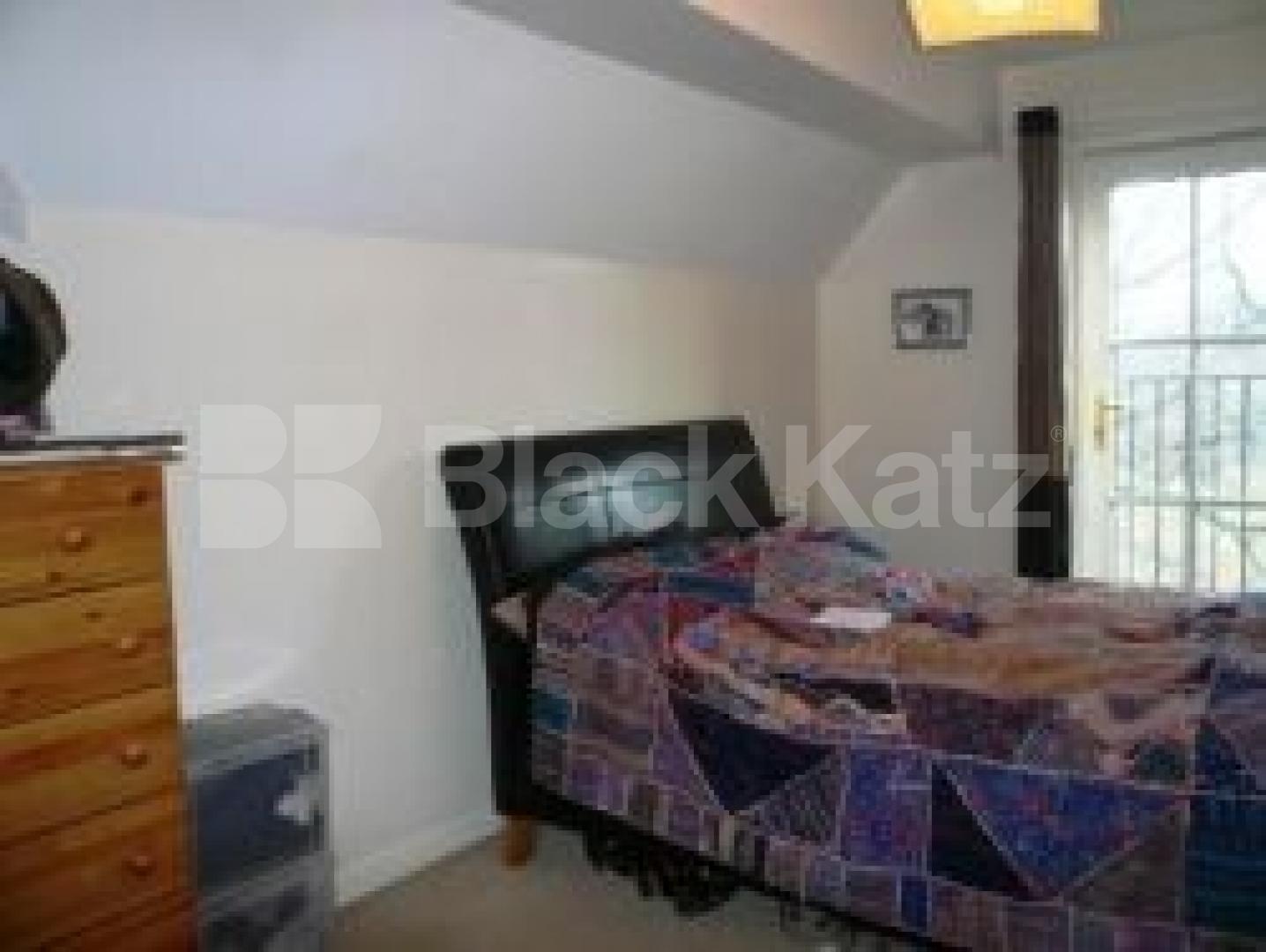 			3 Bedroom, 1 bath, 1 reception Flat			 Primrose Close, FINCHLEY CENTRAL